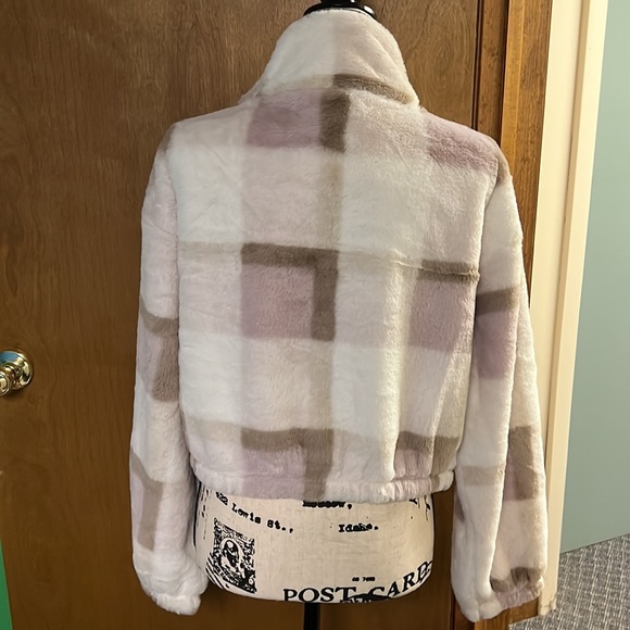 Jacket - Picture 4 of 7